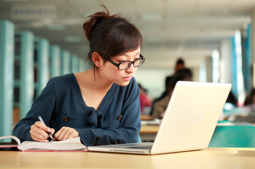 Are online classes beneficial or do they affect college students?