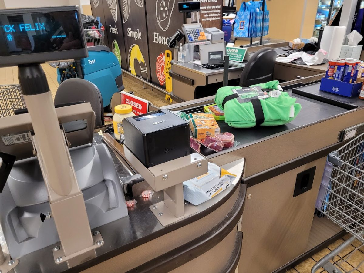 A checkout line at ALDI