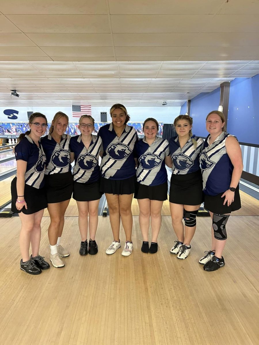 Shawnee State women's bowling team (from left to right) Morgan Higgins, Brooklyn Foose, Hannah Rearick, Onesti Evans, Emma Billenstein, Maria Mara and Olyvia Bittner